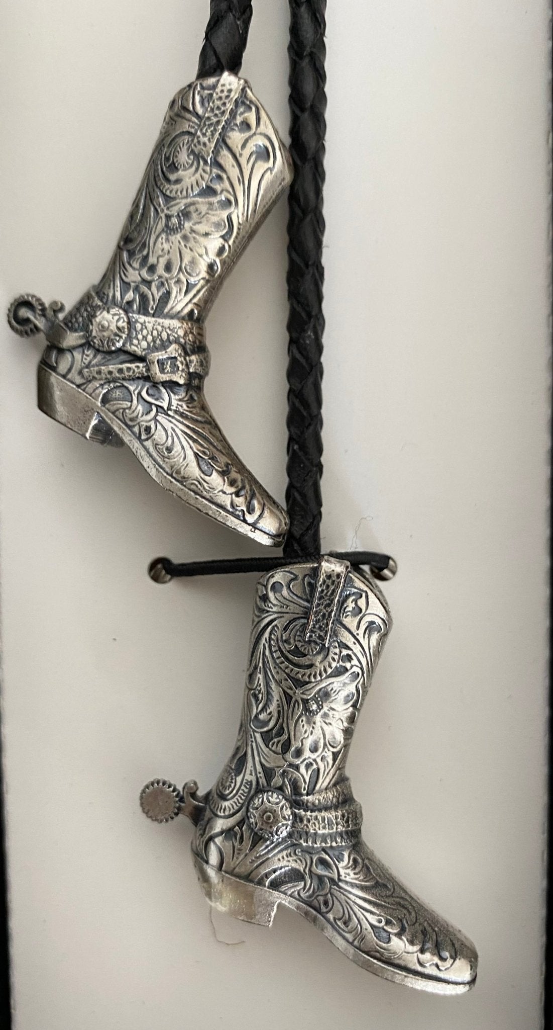 Bolo- SADDLE