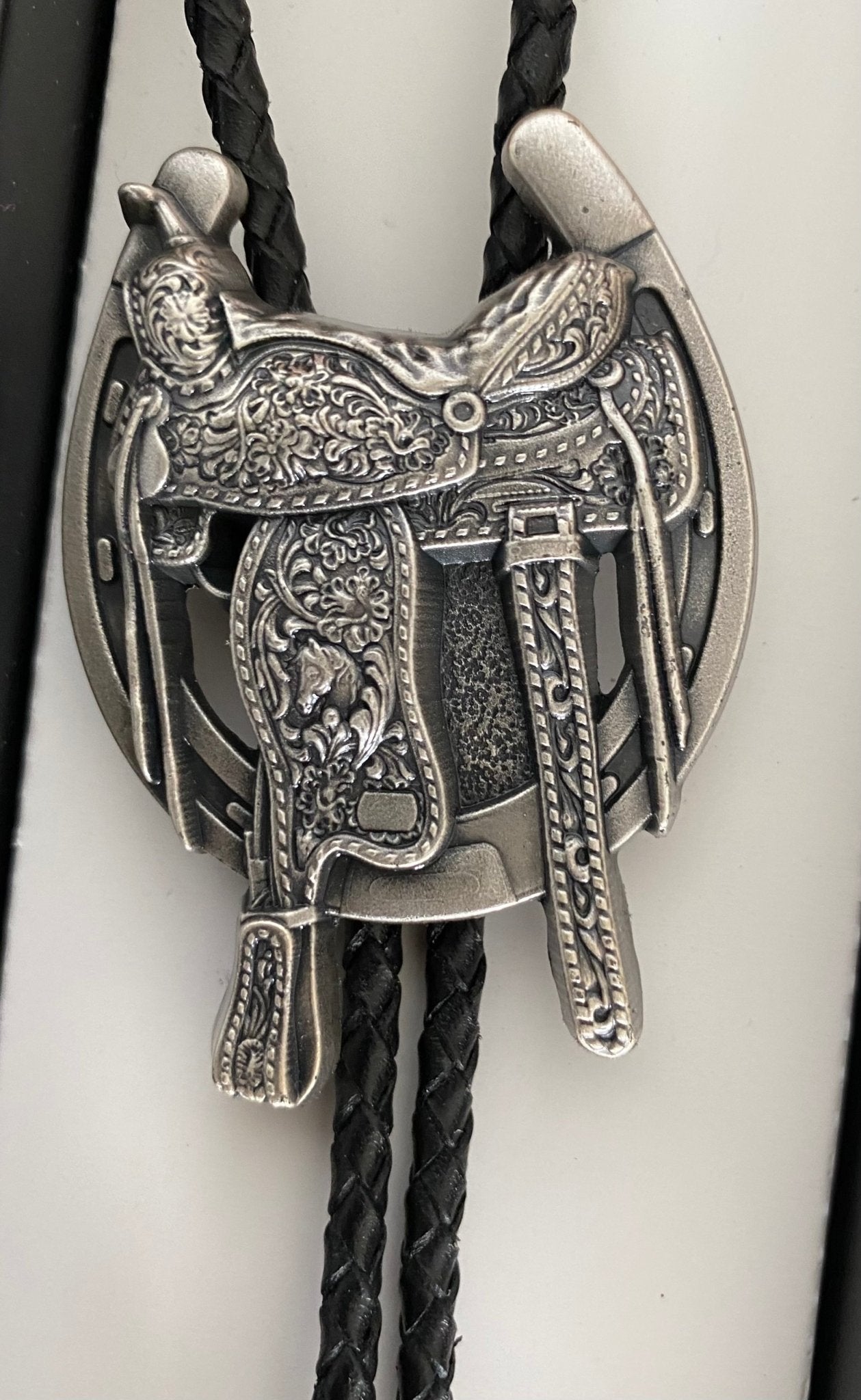 Bolo- SADDLE
