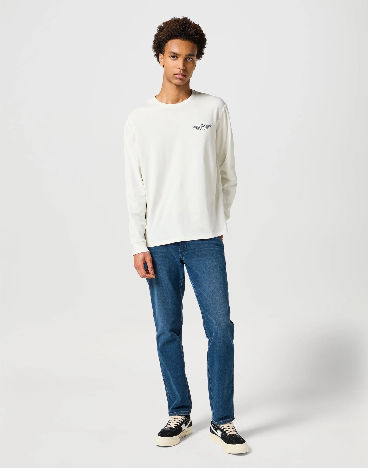 Wrangler Longsleeves Graphic Tee in Vintage White