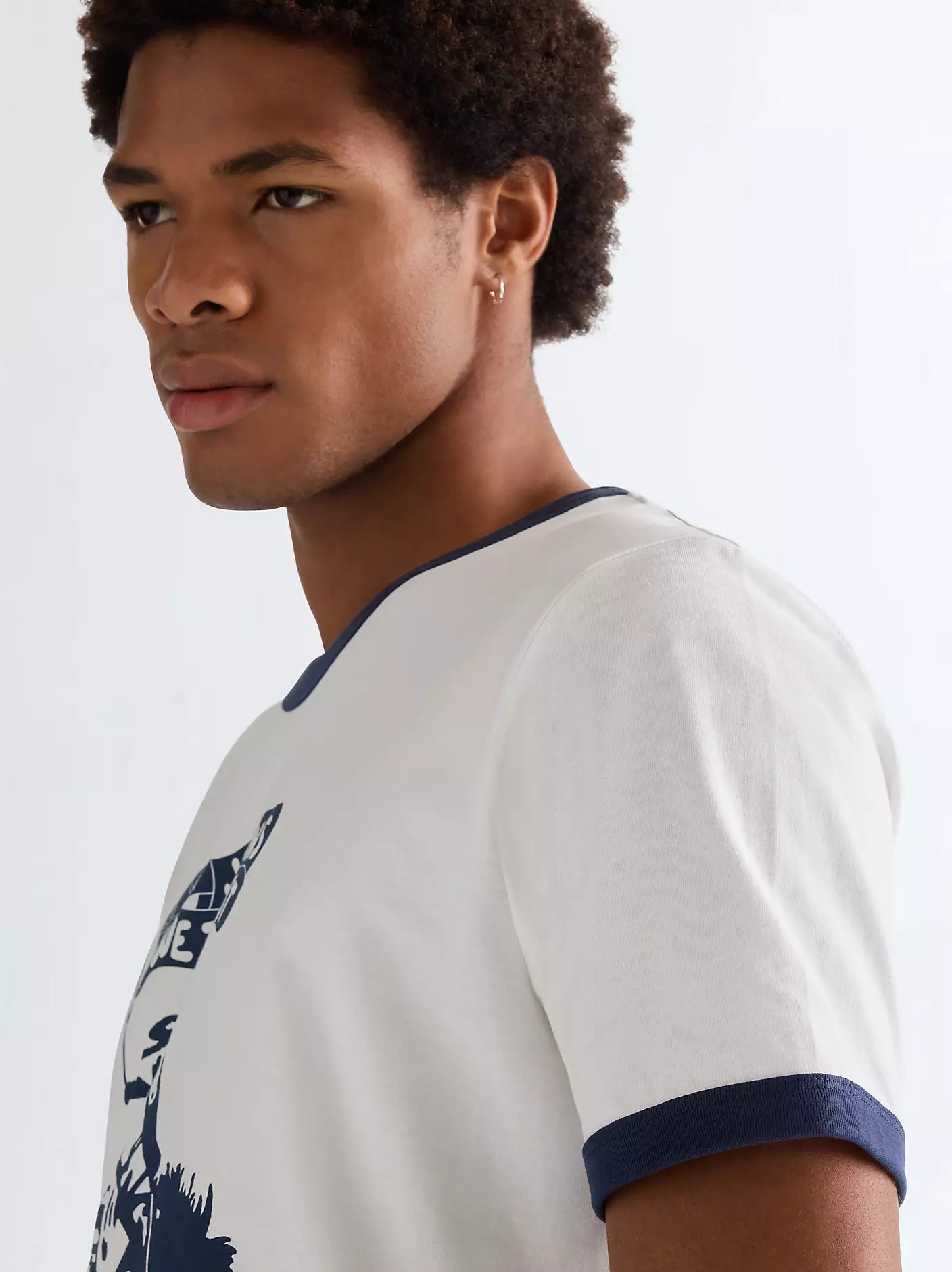 Wrangler RELAXOVANÉ RINGER TEE IN DAHLIA 