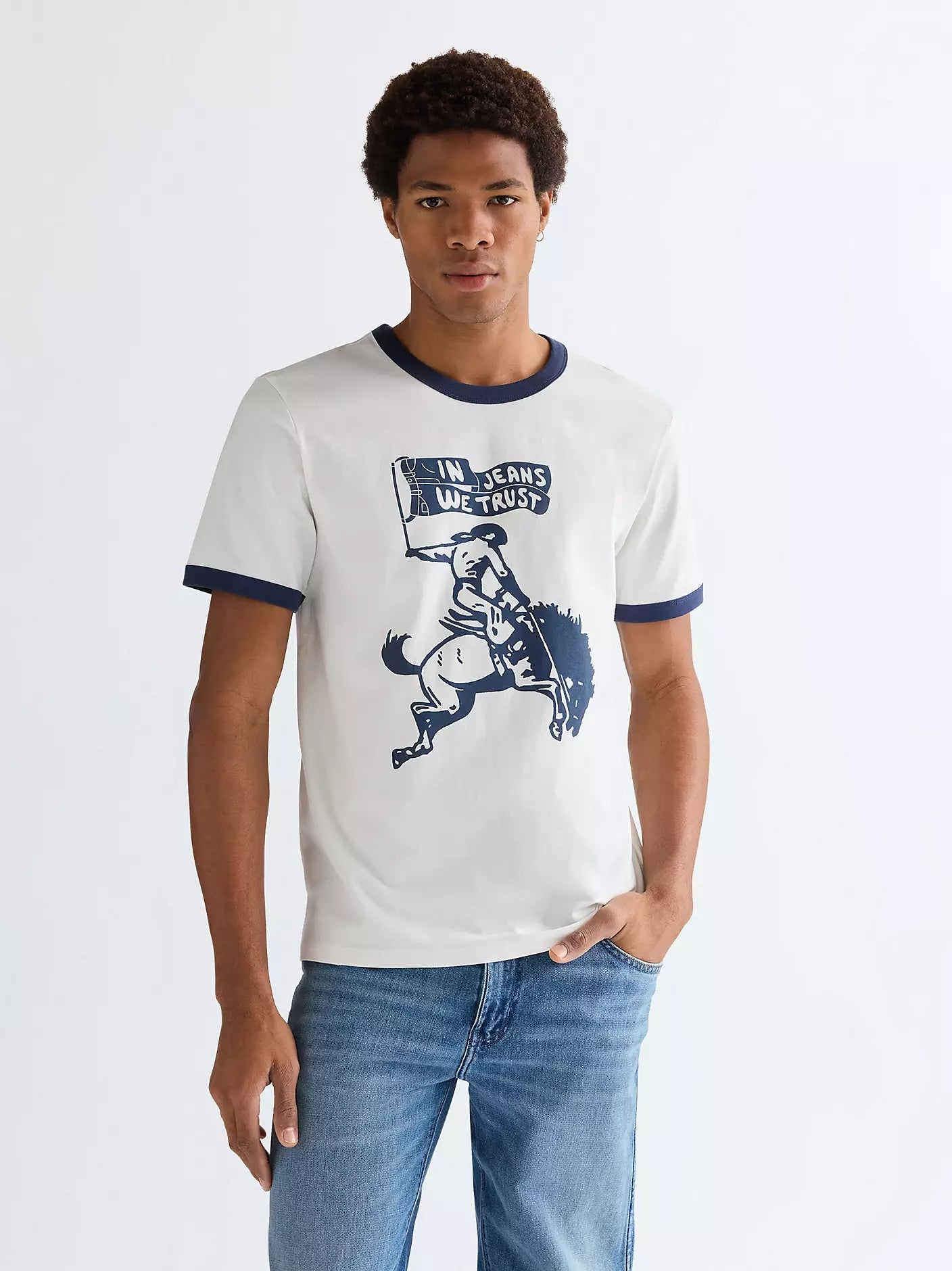 Wrangler RELAXOVANÉ RINGER TEE IN DAHLIA 