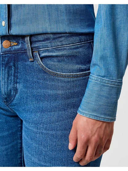 Wrangler BOOTCUT JEANS IN VINTAGE WORN